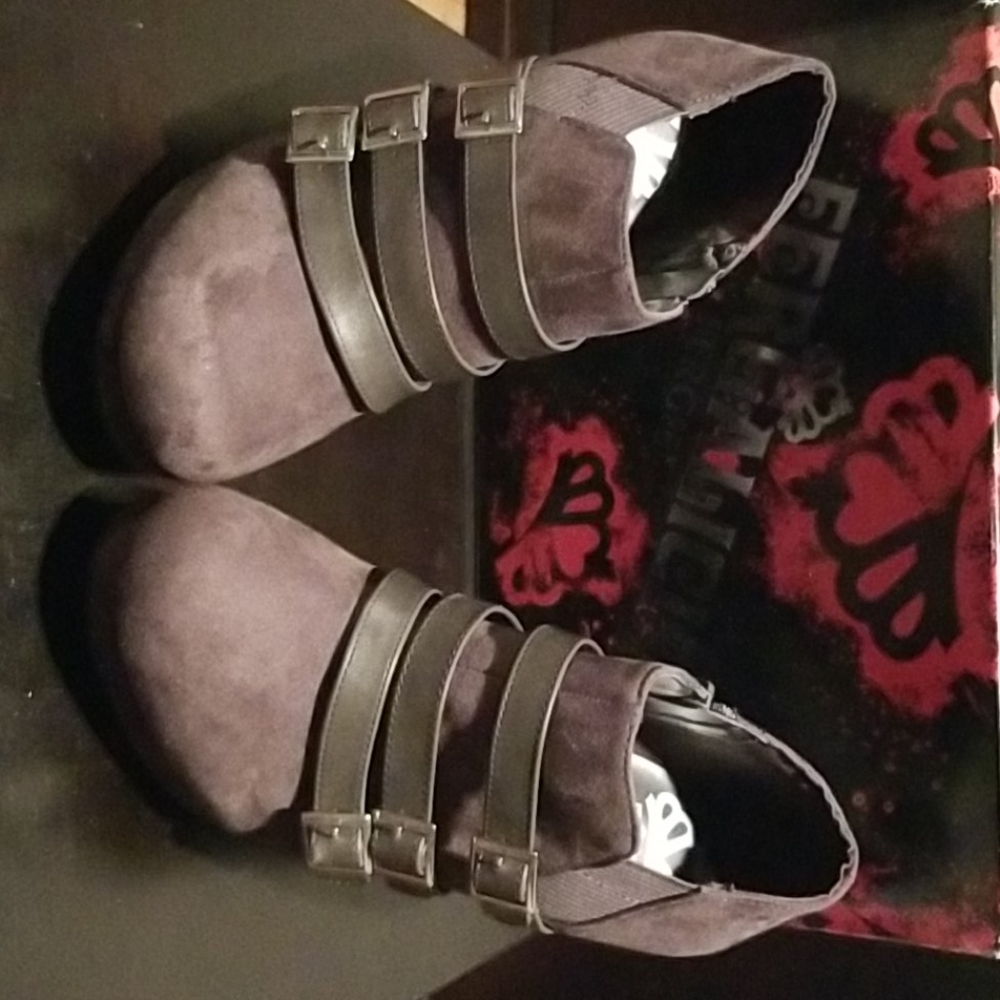 High-heeled Bootie